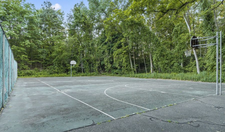 174 Williamsburg Ct, Albany, NY 12203 - 2 Beds, 3 Bath