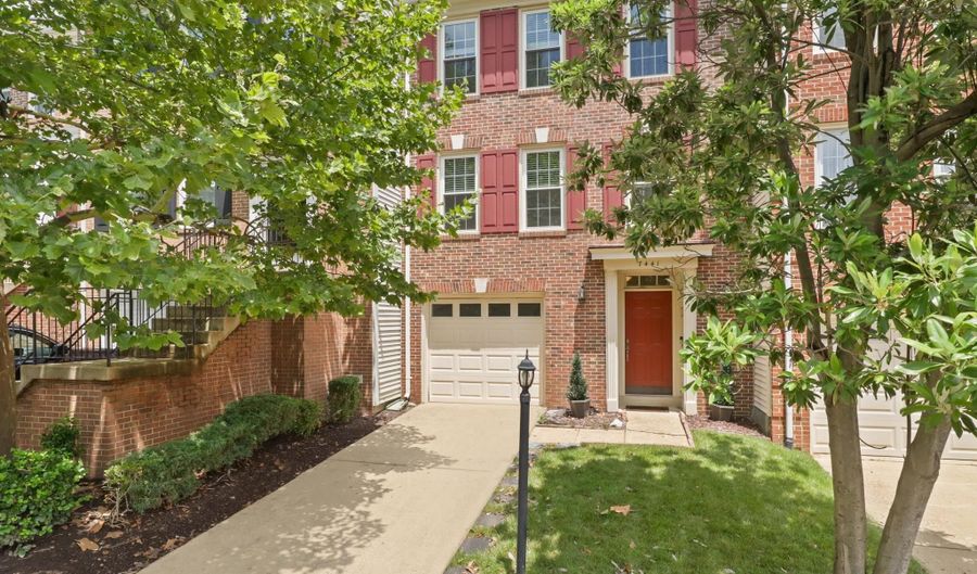 7441 HEATHERFIELD Ln, Alexandria, VA 22315 - 3 Beds, 4 Bath