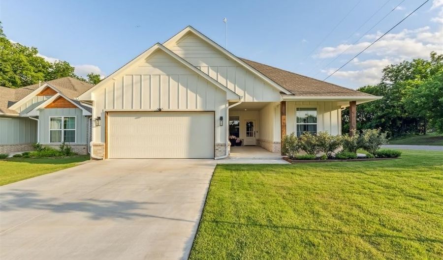 124 W 5th St, Arcadia, OK 73007 - 4 Beds, 2 Bath