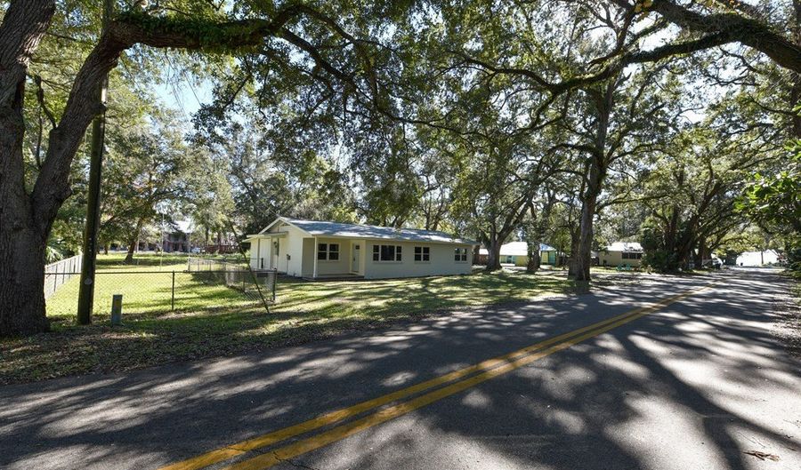 11 Shadow Ln, Apalachicola, FL 32320 - 3 Beds, 1 Bath