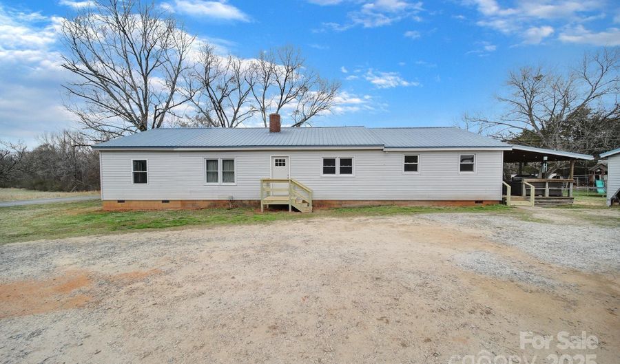 836 Love Rd, Blackstock, SC 29014 - 4 Beds, 2 Bath