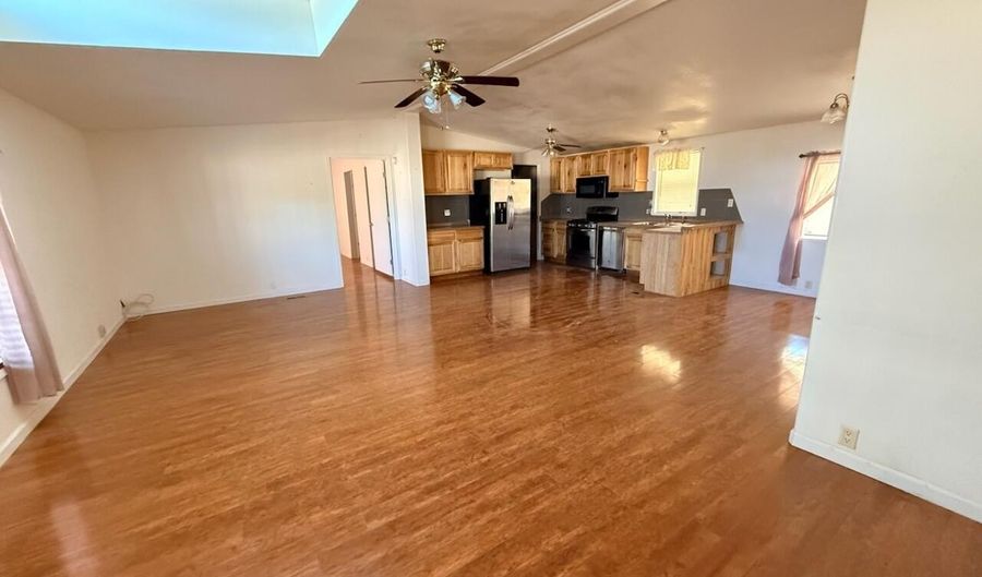 995 E Sonora Verde Dr, Benson, AZ 85602 - 3 Beds, 2 Bath