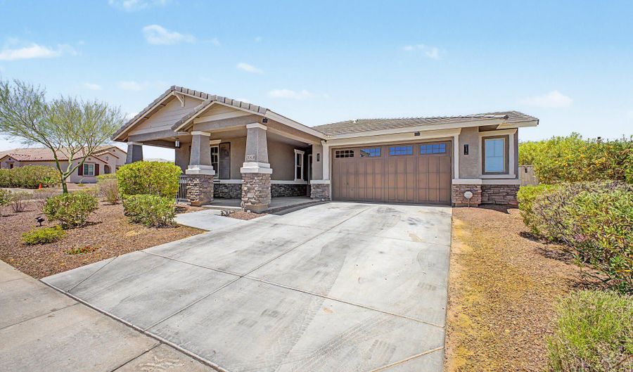 20438 W MAIDEN Ln, Buckeye, AZ 85396 - 4 Beds, 3 Bath