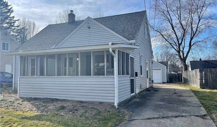 862 Chinook Ave, Akron, OH 44305 - 3 Beds, 1 Bath
