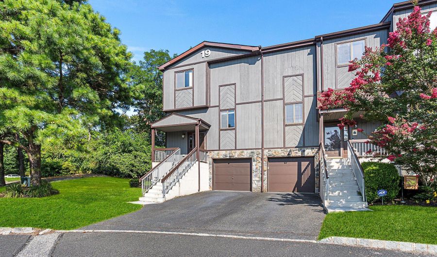 1901 Alpine Trl, Toms River, NJ 07753 - 2 Beds, 3 Bath