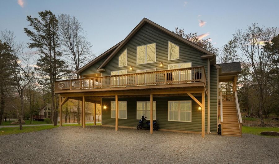 644 Towamensing Trl, Albrightsville, PA 18210 - 5 Beds, 4 Bath