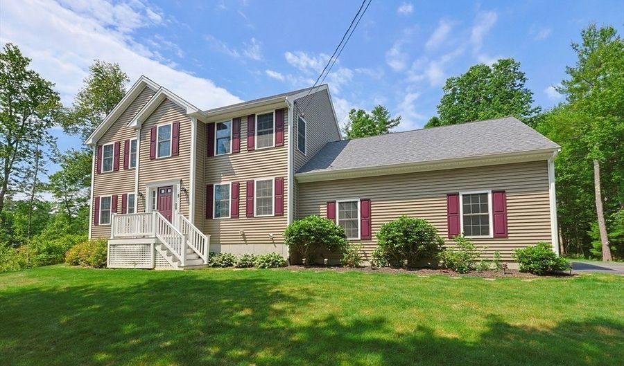 5 County St, Berkley, MA 02779 - 4 Beds, 3 Bath