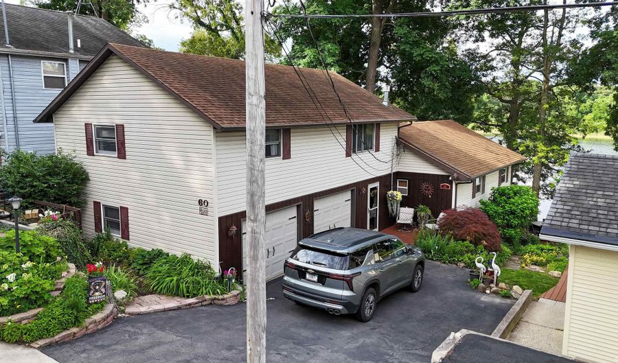 60 Lane 260B Crooked Lk, Angola, IN 46703 - 5 Beds, 2 Bath