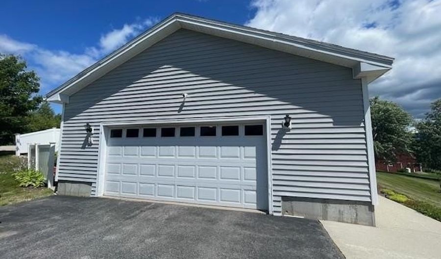 14 Grandview Dr, Berlin, NH 03570 - 2 Beds, 2 Bath