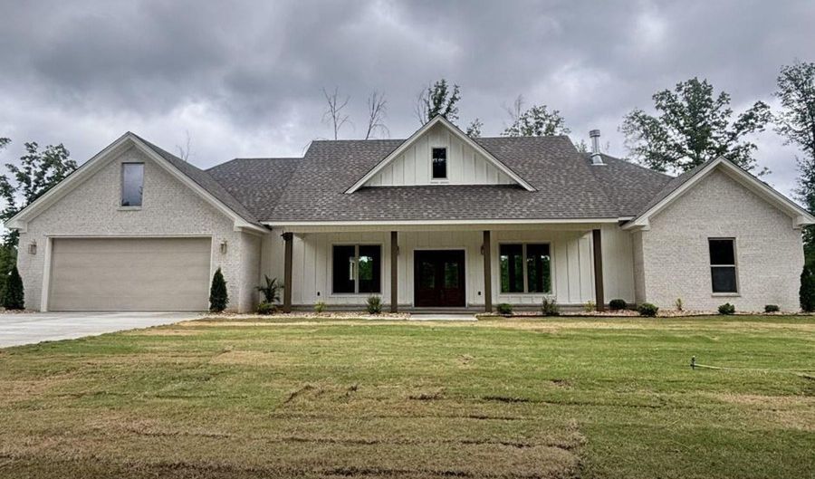 6762 N Detonti Rd, Bauxite, AR 72011 - 3 Beds, 3 Bath