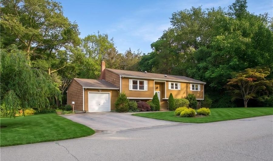 102 Windward Walk, North Kingstown, RI 02852 - 3 Beds, 3 Bath