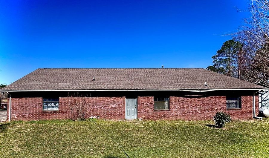 7255 Sibbie Rd, Abbeville, GA 31001 - 3 Beds, 2 Bath