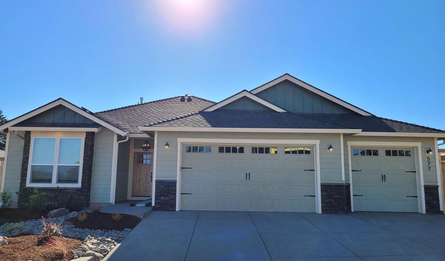 NW Crater Lake # 112 Dr, Dallas, OR 97338 - 3 Beds, 2 Bath