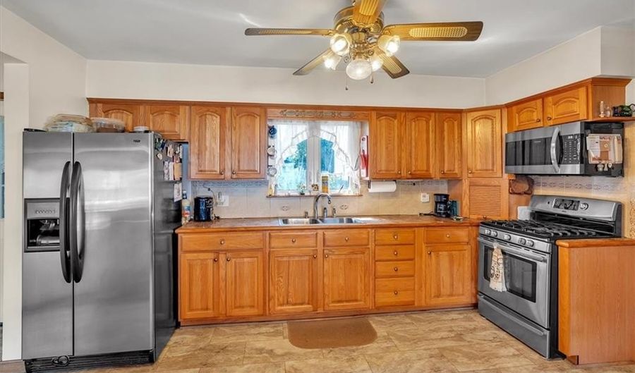 35 N Rose St, East Providence, RI 02914 - 2 Beds, 1 Bath