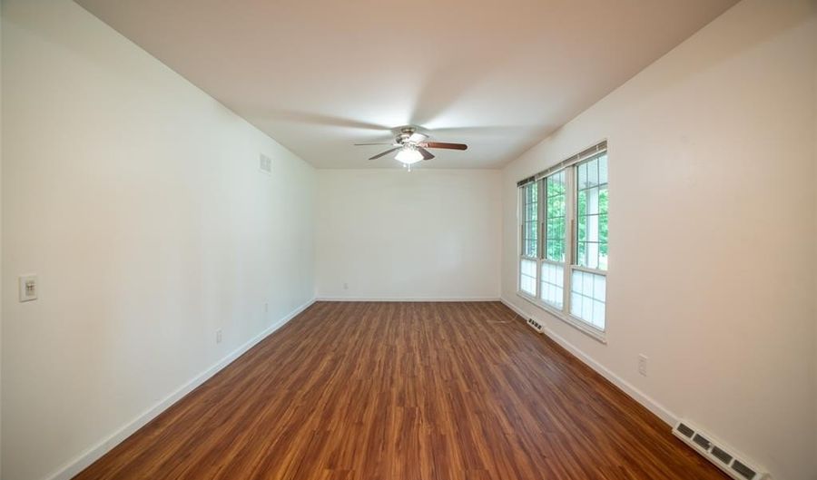 1226 Wissmann Dr, Ballwin, MO 63011 - 4 Beds, 3 Bath