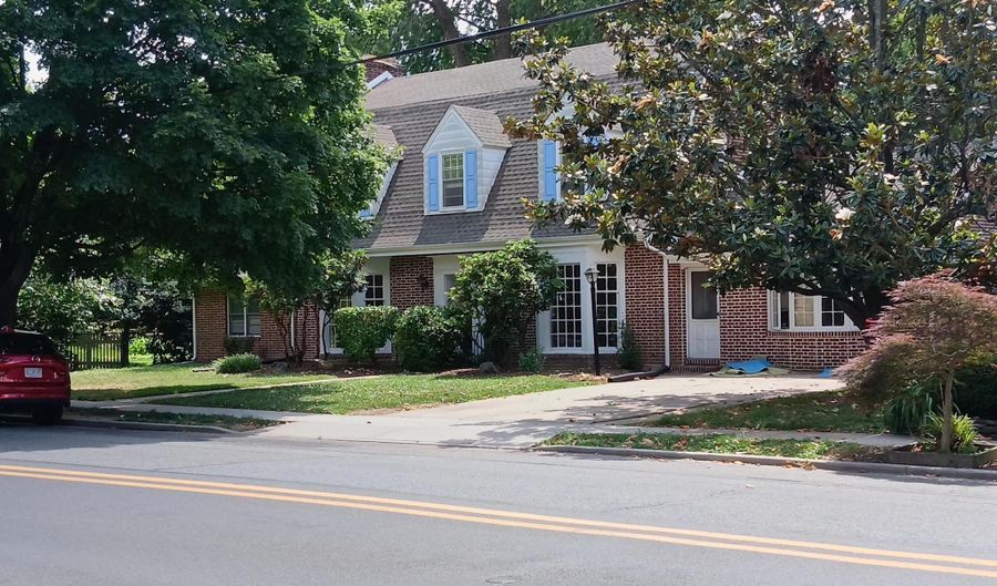 520 N STATE St, Dover, DE 19901 - 4 Beds, 4 Bath
