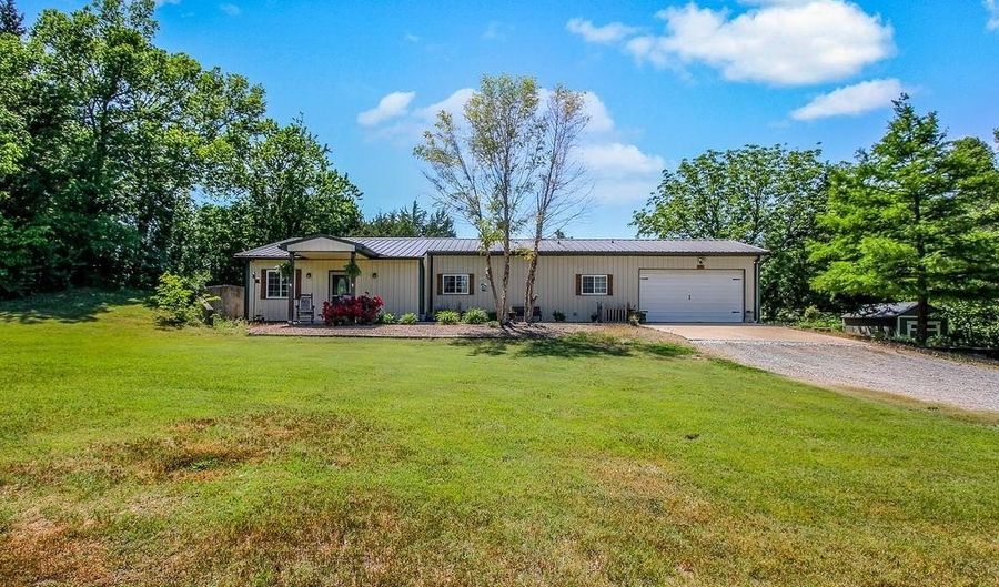 6361 SW Diamond Rd, Augusta, KS 67010 - 3 Beds, 2 Bath
