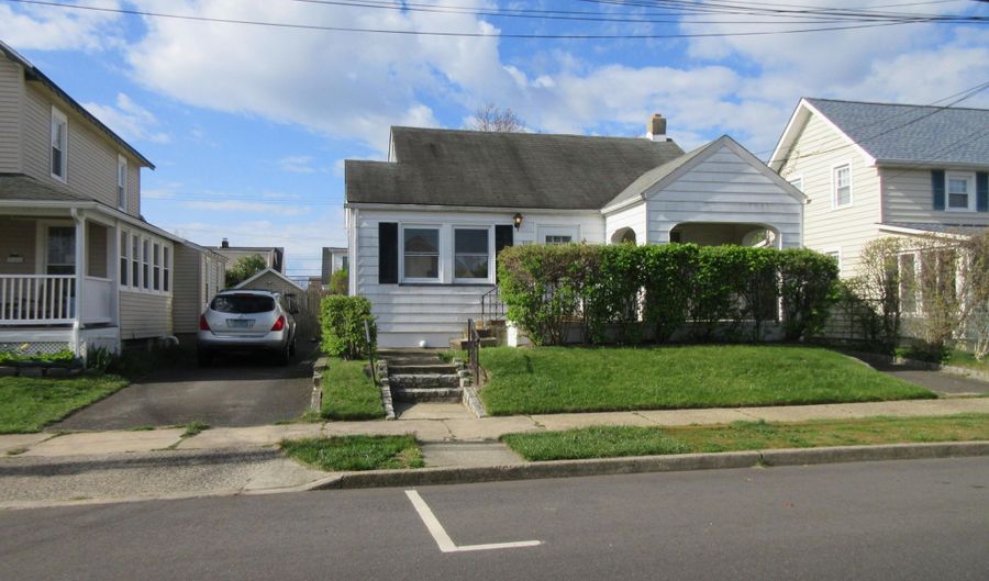 323 15th Ave 1, Belmar, NJ 07719 - 2 Beds, 1 Bath