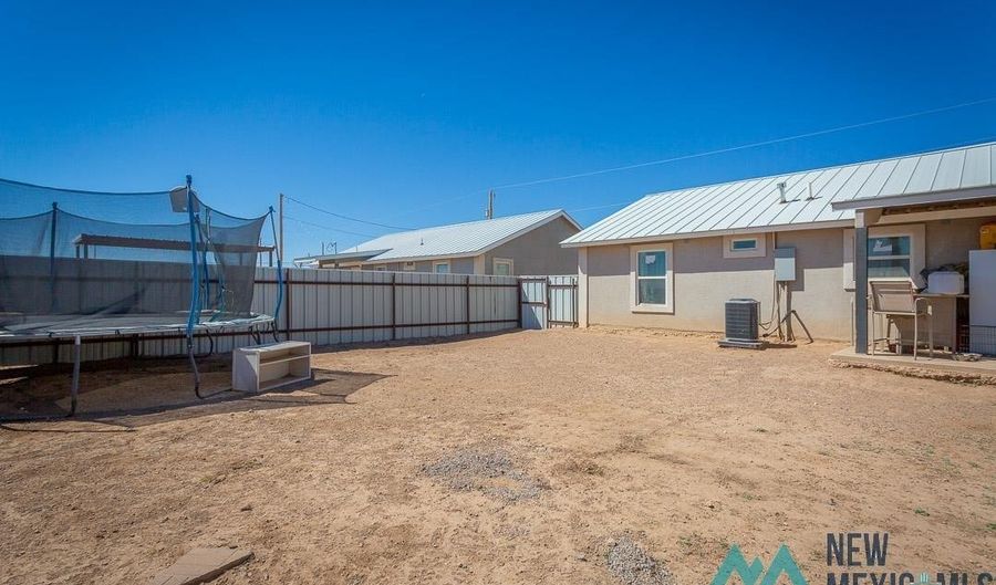 413 S 23rd St, Artesia, NM 88210 - 3 Beds, 2 Bath
