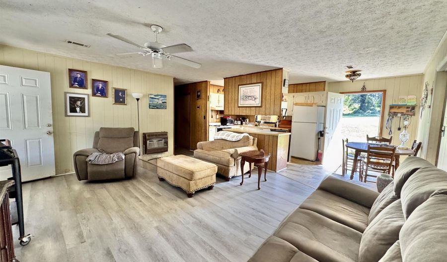 221 GEOFF Ln, Anniston, AL 36201 - 3 Beds, 2 Bath