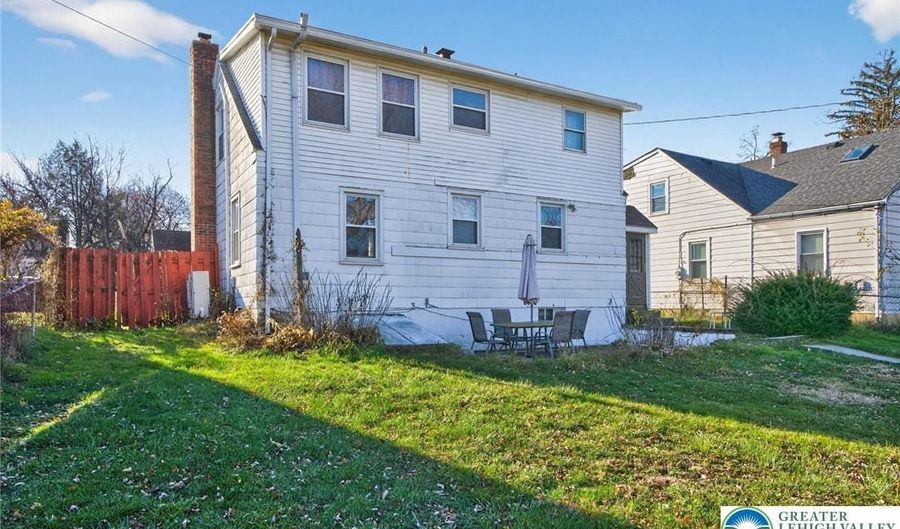 2309 Woodlawn St 2307, Allentown, PA 18109 - 3 Beds, 2 Bath