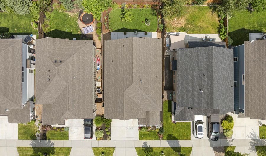 21340 NE Evelyn Pl, Bend, OR 97701 - 4 Beds, 3 Bath