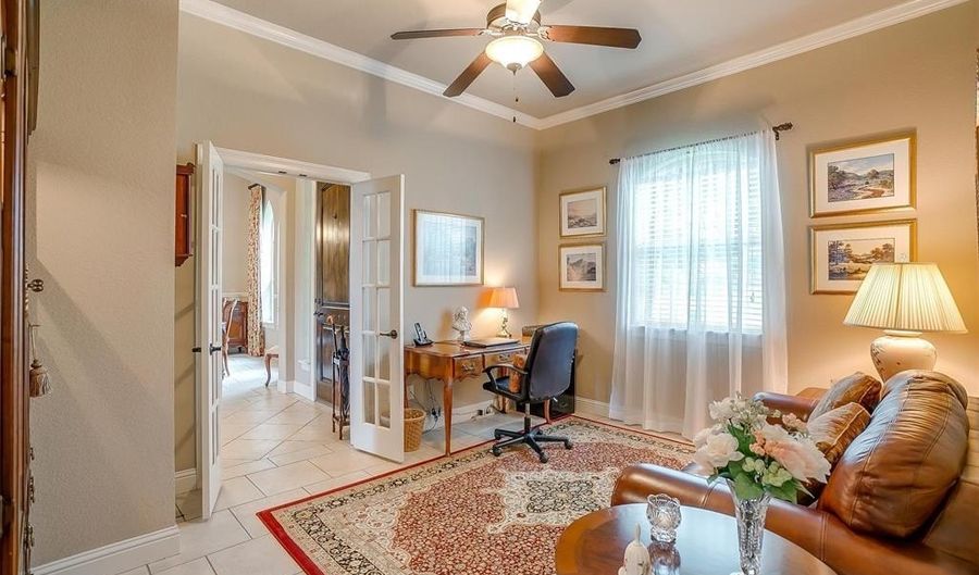 142 Meadow Arbor Dr, Weatherford, TX 76085 - 4 Beds, 3 Bath