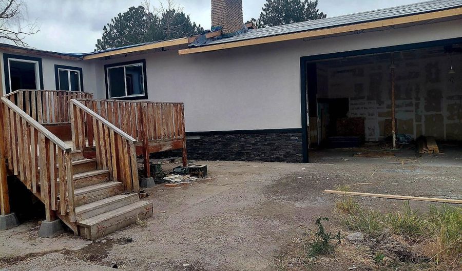 63 S 600 W, Burley, ID 83318 - 5 Beds, 3 Bath