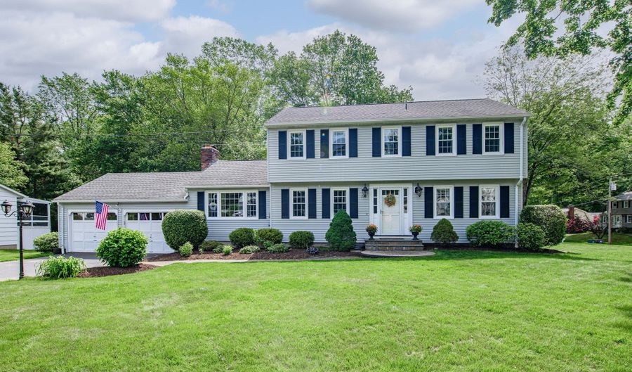 320 Spruce St, Cheshire, CT 06410 - 4 Beds, 3 Bath