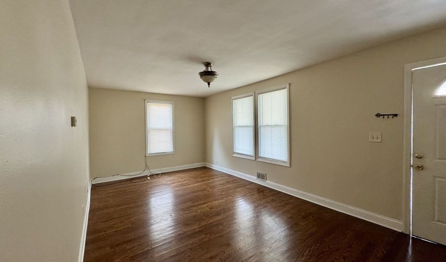 993 Lindley St 1, Bridgeport, CT 06606 - 2 Beds, 1 Bath