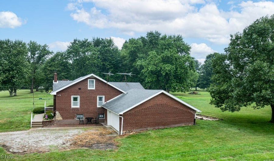 11441 Taylor St NE, Alliance, OH 44601 - 3 Beds, 1 Bath