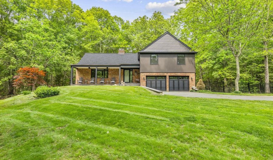 319 Nonnewaug Rd, Bethlehem, CT 06751 - 4 Beds, 3 Bath