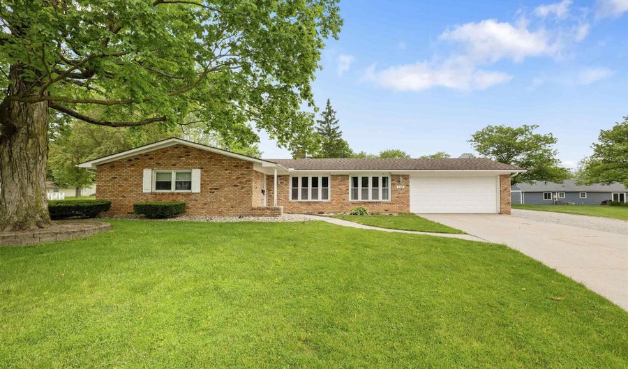 110 Navarre Ct, Auburn, IN 46706 - 3 Beds, 2 Bath