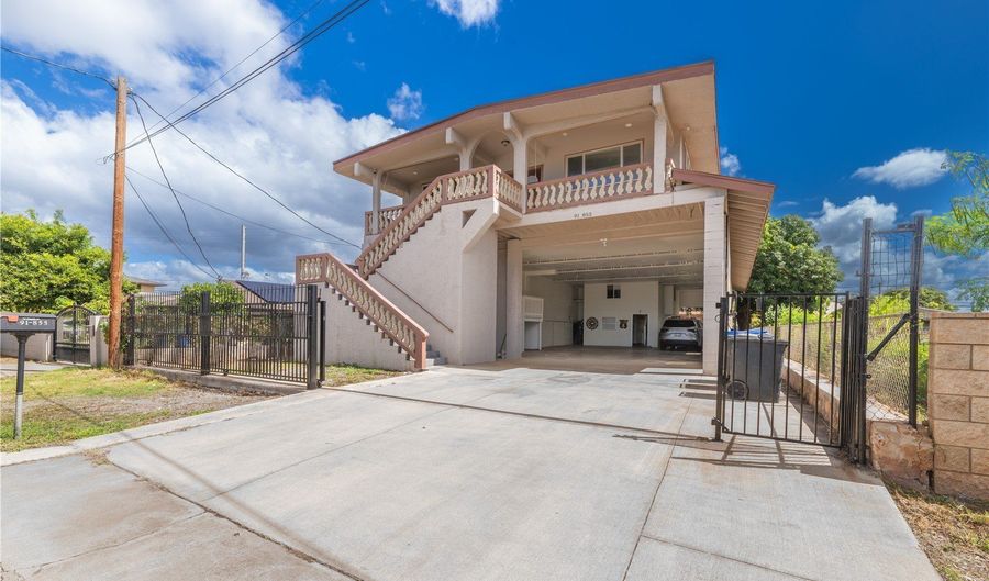 91-855 Makule Rd, Ewa Beach, HI 96706 - 7 Beds, 5 Bath