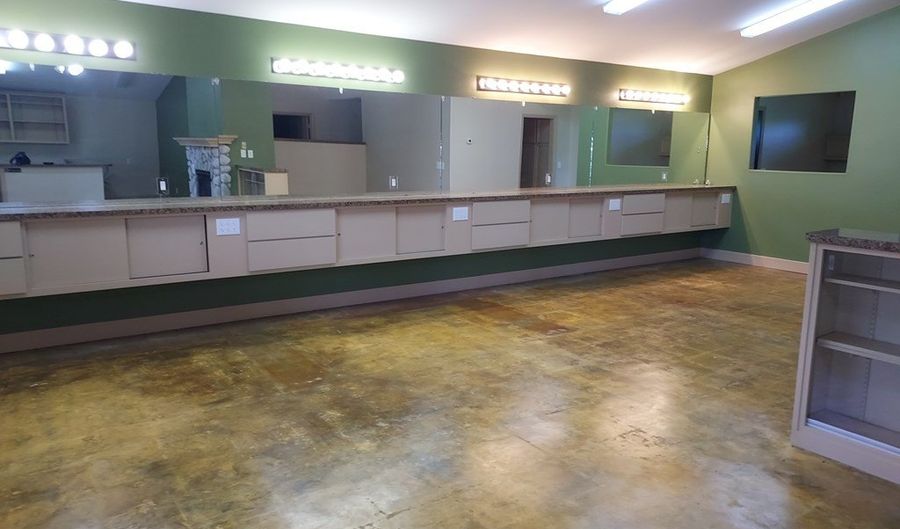 1739 E Mulberry, Angleton, TX 77515 - 0 Beds, 0 Bath