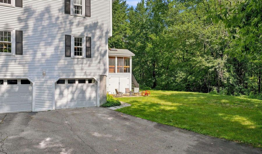 16 Williamsburg Dr, Amherst, NH 03031 - 4 Beds, 3 Bath
