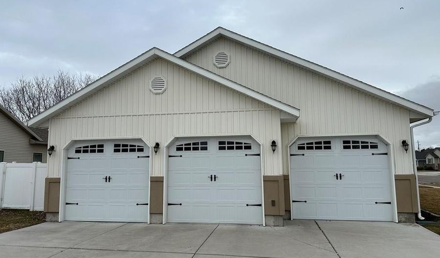 5454 Kymball, Chubbuck, ID 83202 - 6 Beds, 3 Bath
