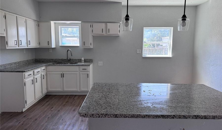 1142 SW MILDRED St, Arcadia, FL 34266 - 2 Beds, 3 Bath