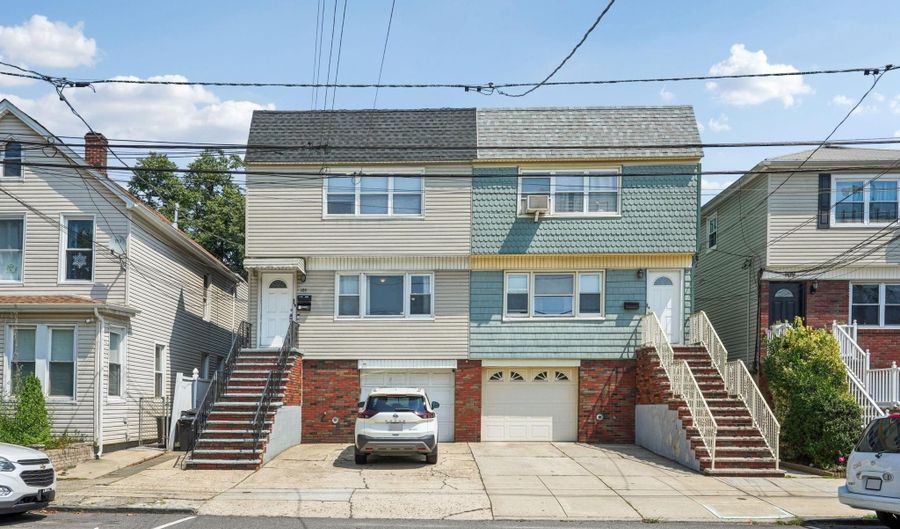 105 EVERGREEN St, Bayonne, NJ 07002 - 6 Beds, 2 Bath