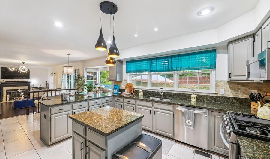 1710 PEBBLE BEACH Dr, Bowie, MD 20721 - 5 Beds, 4 Bath