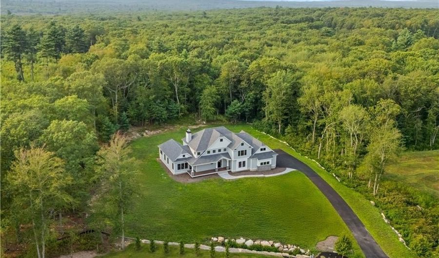 105 Princess Pine Dr, East Greenwich, RI 02818 - 4 Beds, 5 Bath