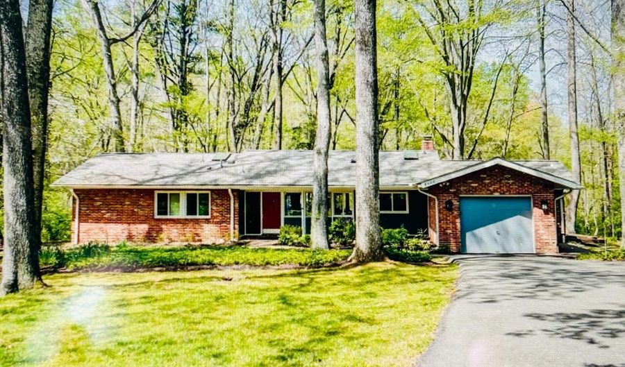 8428 MAGRUDER MILL Ct, Bethesda, MD 20817 - 3 Beds, 3 Bath