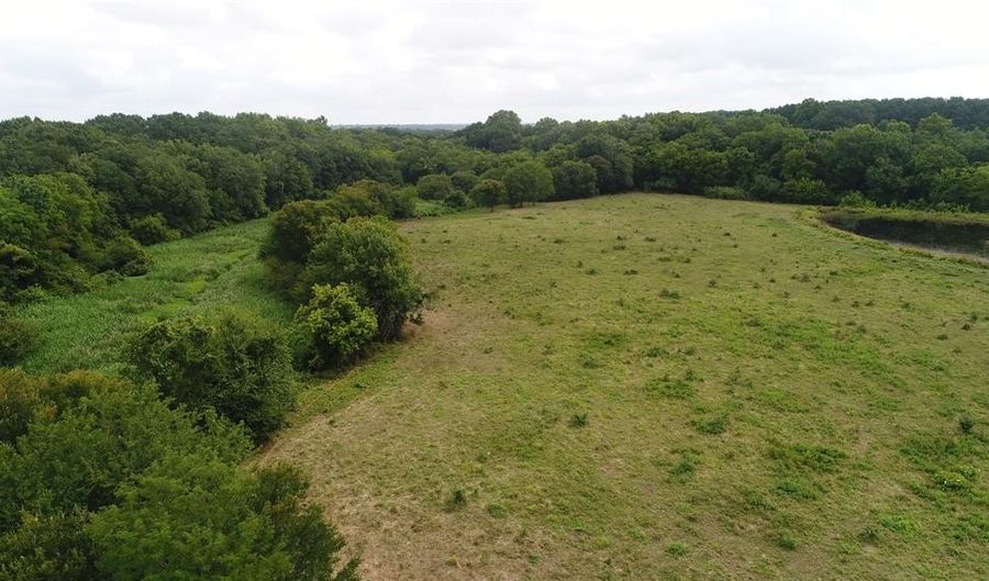 621 County Road 3313, De Kalb, TX 75559 - 2 Beds, 2 Bath