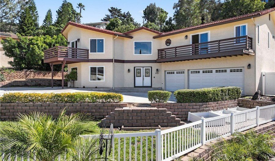 9357 Golondrina, La Mesa, CA 91941 - 4 Beds, 4 Bath