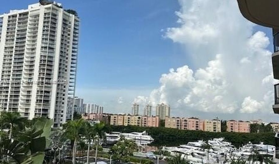 19667 Turnberry Way 5C, Aventura, FL 33180 - 1 Beds, 2 Bath