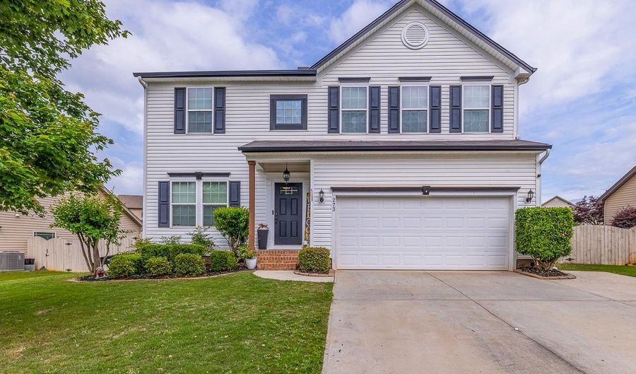 273 Bridgeport Rd, Boiling Springs, SC 29316 - 4 Beds, 3 Bath