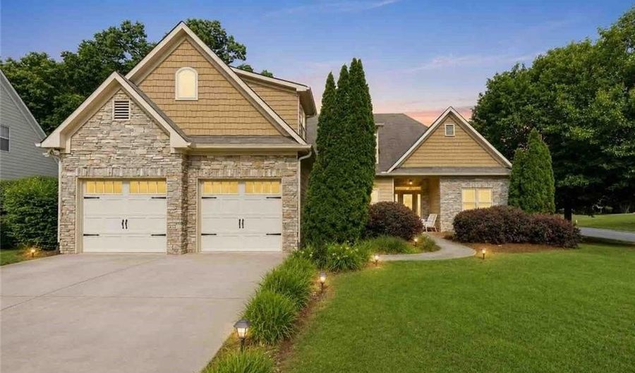 17 Maple Grove Dr, Adairsville, GA 30103 - 4 Beds, 2 Bath