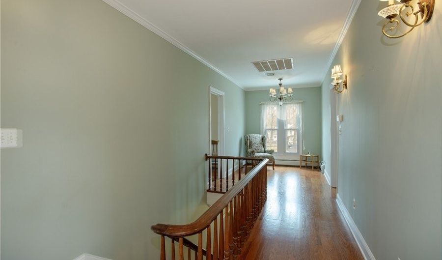 15 Brighton Ave, Andover, NJ 07821 - 3 Beds, 2 Bath