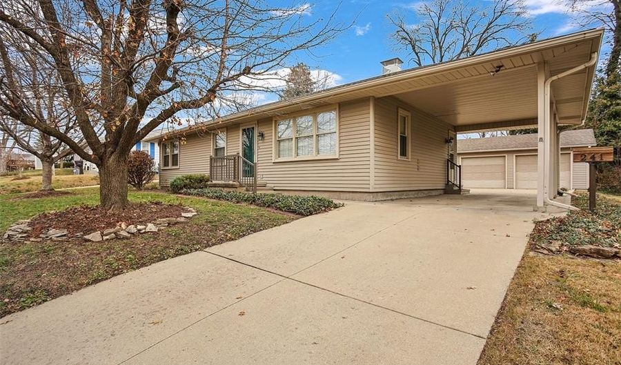 241 Alben St, Alton, IL 62002 - 3 Beds, 2 Bath