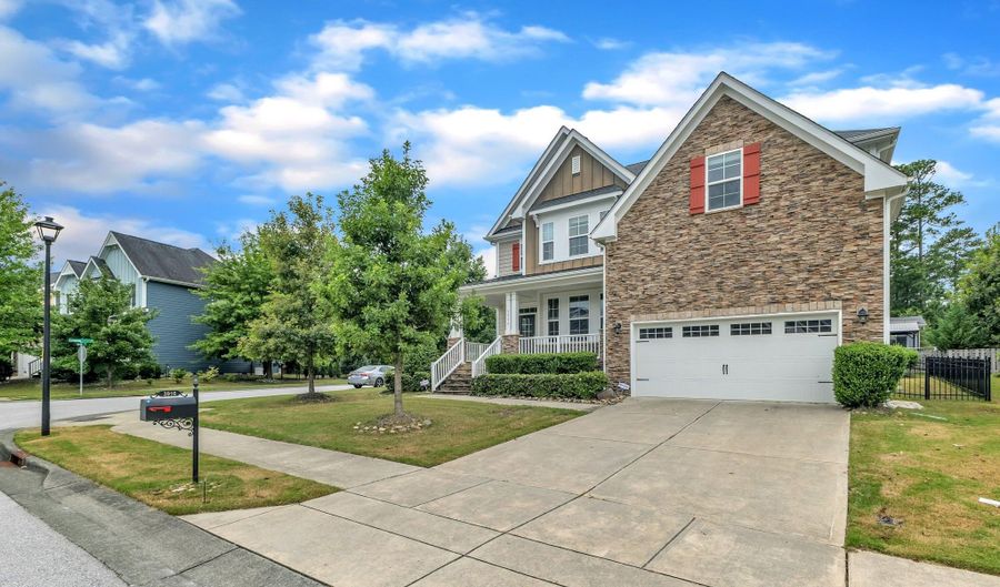 3916 Chapel Oak Dr, Apex, NC 27502 - 5 Beds, 4 Bath